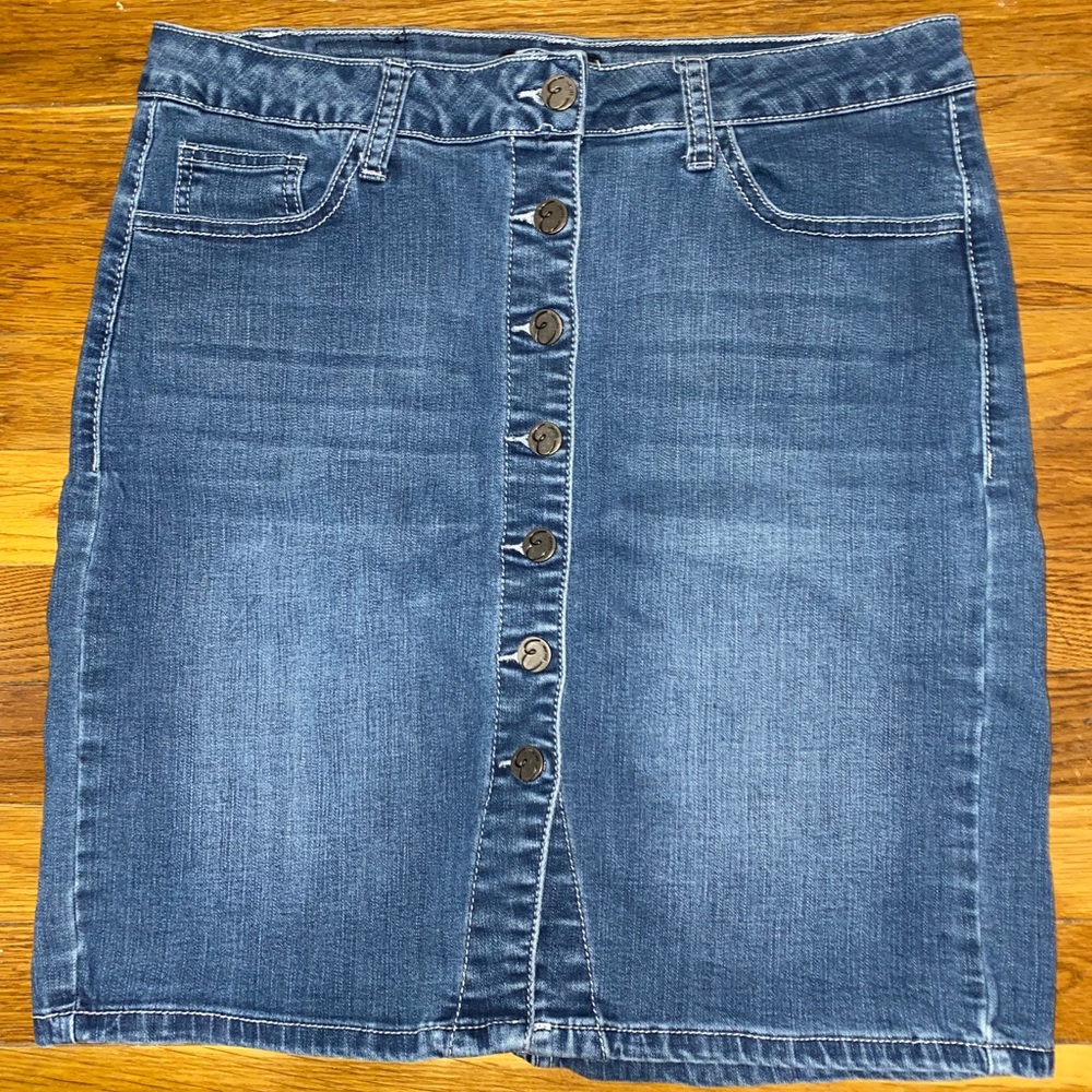 Vintage Earl Jean Denim Button-Up Skirt